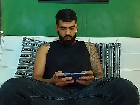 black kameron  online show from November 13, 2025, 11:58 pm