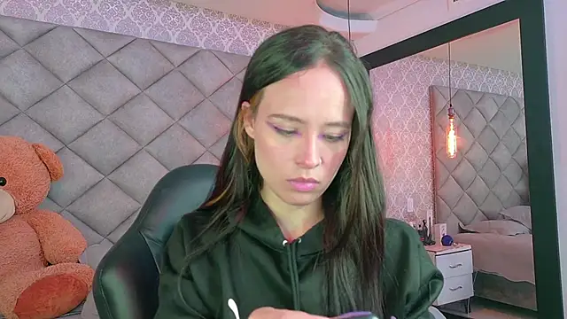 Snapshot of CARO_ADAMS1 chatting on November 17, 2025, 12:44 pm CARO ADAMS1 online show from November 17, 2025, 12:44 pm