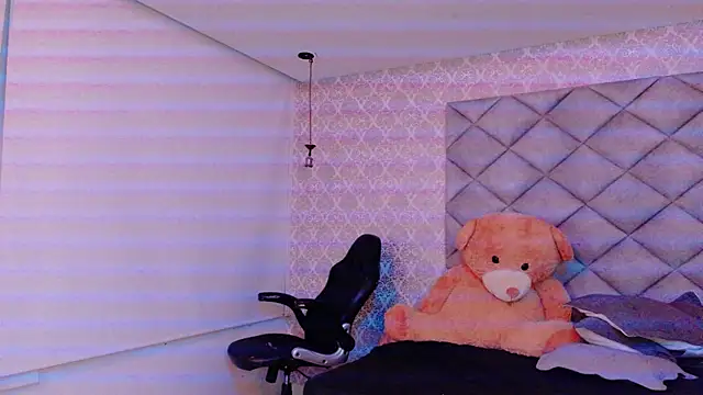 CARO ADAMS1 online show from December 23, 2025, 10:13 am