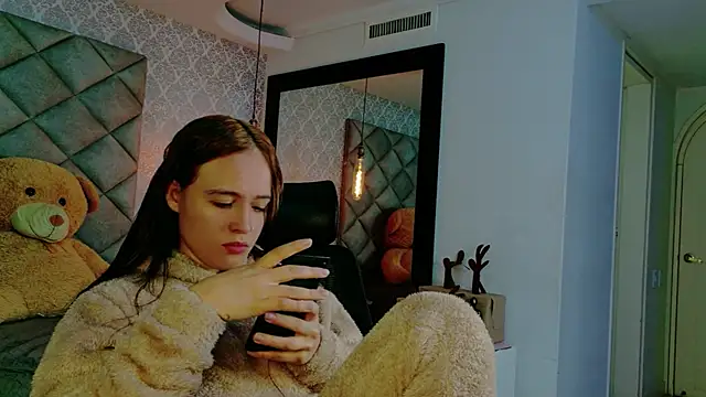 CARO ADAMS1 online show from January 9, 2026, 11:02 am