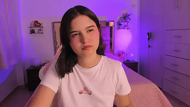 MIACUTEE  online show from March 2, 2026, 10:05 pm