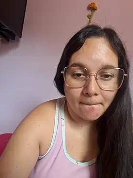 karollvega888 online show from October 21, 2025, 3:13 pm