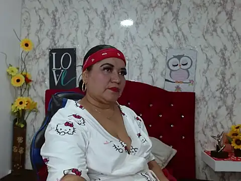  Danna Milf  online show from November 15, 2025, 12:56 pm