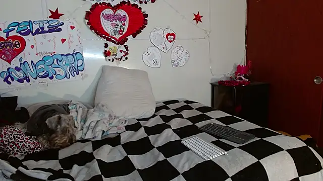 Snapshot of picante70_ chatting on February 6, 2026, 11:24 am picante70 online show from February 6, 2026, 11:24 am