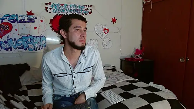 Snapshot of picante70_ chatting on February 17, 2026, 11:18 am picante70 online show from February 17, 2026, 11:18 am