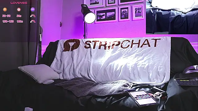 koreanboy2341 online show from March 26, 2026, 2:22 pm