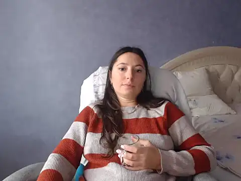 LuckyLisa23 online show from November 19, 2025, 10:15 am