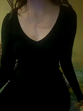 KittieCreme online show from November 4, 2025, 1:21 pm