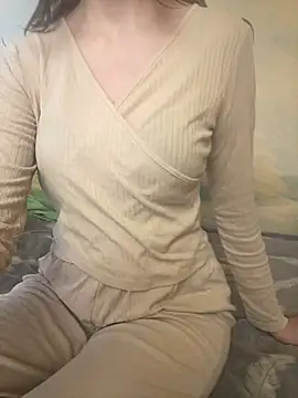 KittieCreme online show from January 11, 2026, 10:53 am