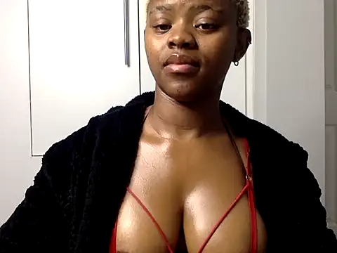 certifiedhottie2025 online show from October 17, 2025, 6:38 am