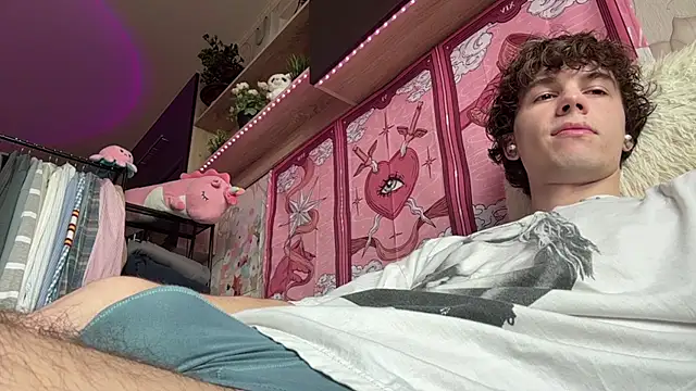 Jeremy1Scott online show from April 7, 2026, 5:30 am