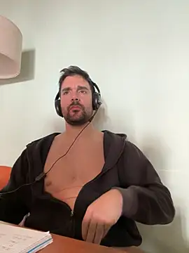 ReDiBastoni90 online show from October 29, 2025, 8:16 am