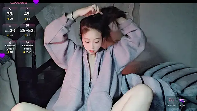 hyp0crite online show from November 28, 2025, 12:41 pm