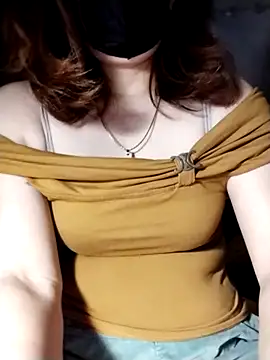 YiyinLy online show from October 31, 2025, 9:16 pm