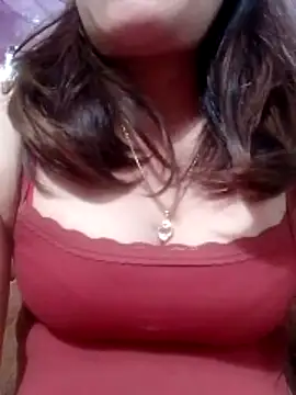 YiyinLy online show from February 27, 2026, 12:05 pm