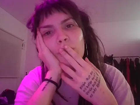 Snapshot of miapink33 chatting on October 23, 2025, 1:05 am miapink33 online show from October 23, 2025, 1:05 am