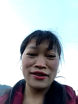 siusiu-00 online show from November 28, 2025, 9:56 am