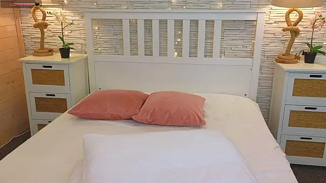 Soft Lilly online show from February 19, 2026, 6:20 am