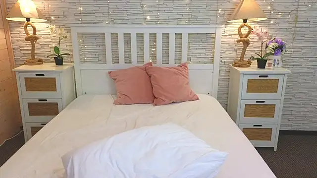 Soft Lilly online show from May 8, 2026, 5:13 am
