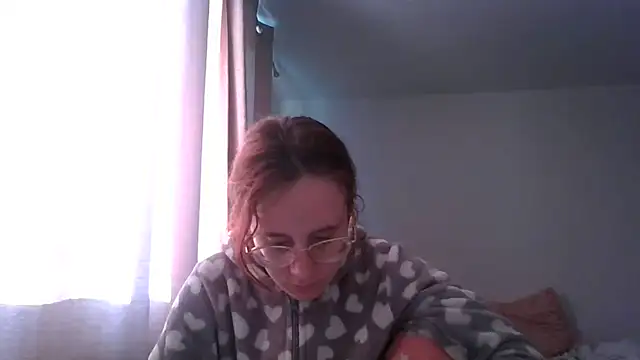 Snapshot of LuckySLove chatting on May 27, 2026, 5:54 pm LuckySLove online show from May 27, 2026, 5:54 pm