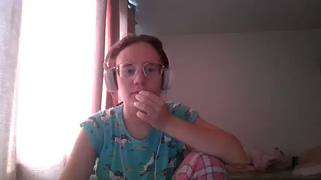 Snapshot of LuckySLove chatting on July 15, 2026, 3:50 pm LuckySLove online show from July 15, 2026, 3:50 pm