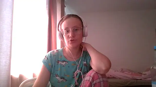 Snapshot of LuckySLove chatting on July 16, 2026, 1:17 pm LuckySLove online show from July 16, 2026, 1:17 pm