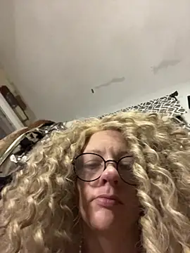 Snapshot of queenkelly1234 chatting on October 29, 2025, 3:14 pm queenkelly1234 online show from October 29, 2025, 3:14 pm