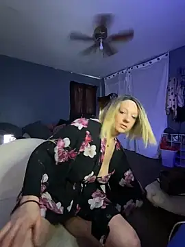 queenkelly1234 online show from March 22, 2026, 6:44 pm