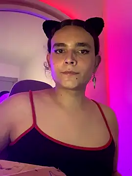 La-Gatiita-trans online show from November 11, 2025, 2:22 am