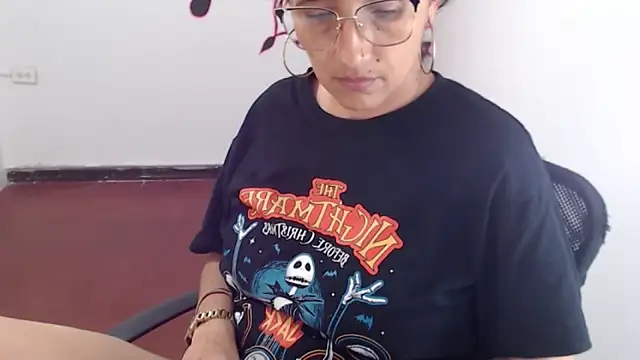 Lucyy Naugthy online show from April 2, 2026, 7:55 pm