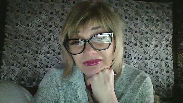 Lia Ray online show from November 25, 2025, 8:20 pm