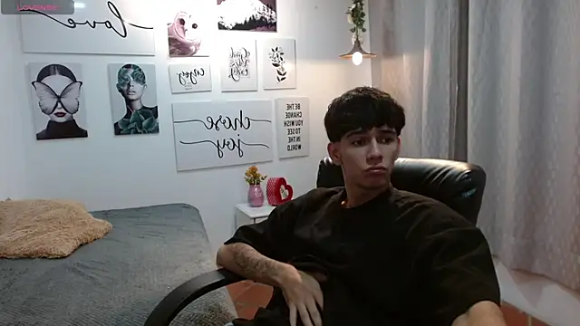 AmethystShadow17 online show from October 24, 2025, 3:41 pm