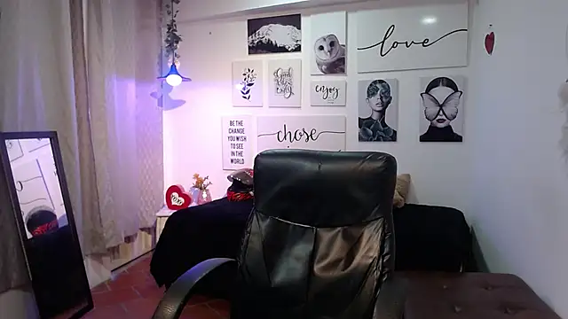 AmethystShadow17 online show from March 16, 2026, 8:02 pm