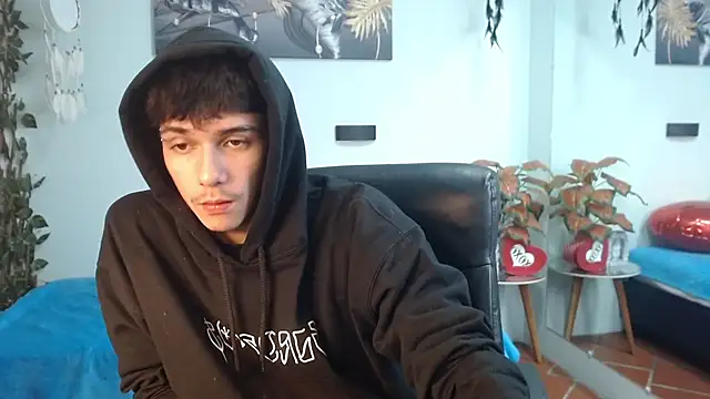 AmethystShadow17 online show from April 7, 2026, 8:53 pm