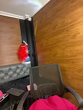 Yvonny27 online show from February 9, 2026, 11:47 am