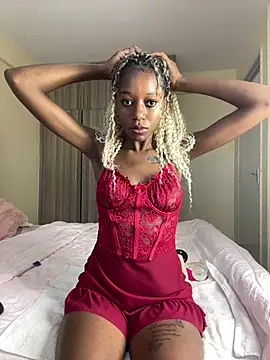 Snapshot of NyahHeat chatting on February 6, 2026, 5:01 am NyahHeat online show from February 6, 2026, 5:01 am