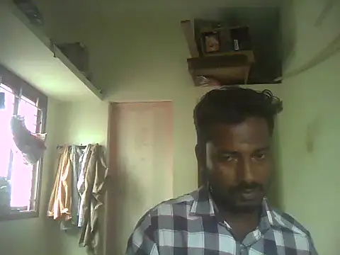 Snapshot of Vickyins480000 chatting on October 28, 2025, 8:29 am Vickyins480000 online show from October 28, 2025, 8:29 am