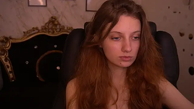 CuteeFoxy online show from June 3, 2026, 1:14 pm