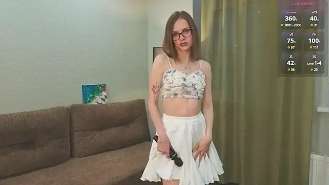 StephnieRecuparo online show from October 18, 2025, 12:39 pm