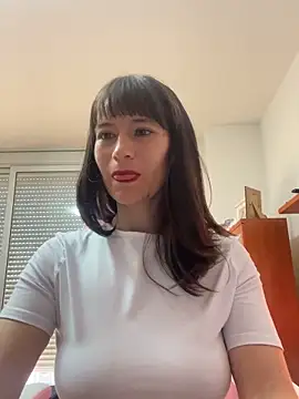 Snapshot of AlanaRius18 chatting on November 17, 2025, 10:32 am AlanaRius18 online show from November 17, 2025, 10:32 am