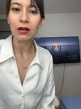 Snapshot of AlanaRius18 chatting on February 3, 2026, 11:04 am AlanaRius18 online show from February 3, 2026, 11:04 am