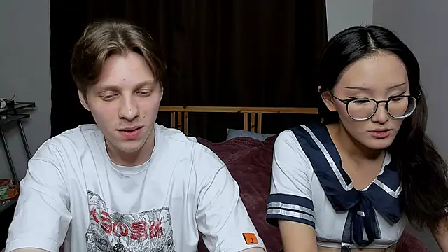 Blossomandbee online show from October 20, 2025, 1:06 am