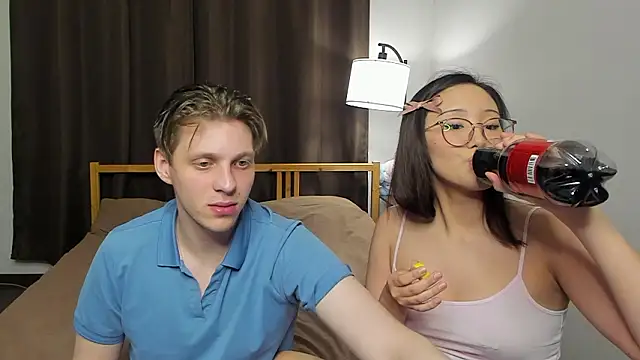 Blossomandbee online show from March 23, 2026, 6:45 pm