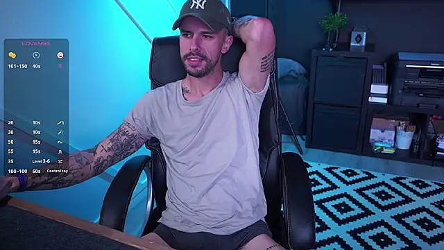 Snapshot of monsieurguitsxxx chatting on November 10, 2025, 12:37 pm monsieurguitsxxx online show from November 10, 2025, 12:37 pm