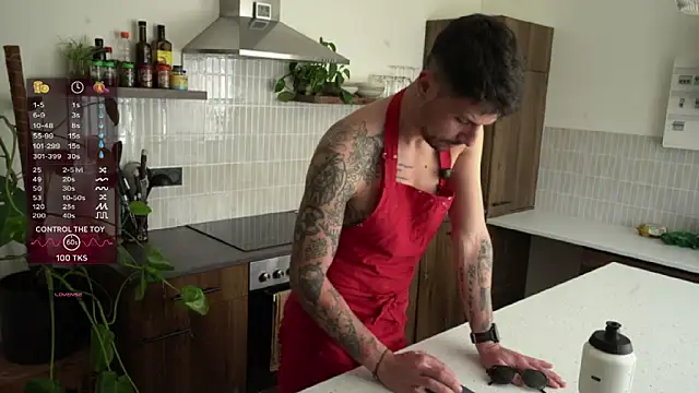 monsieurguitsxxx online show from April 7, 2026, 2:17 pm