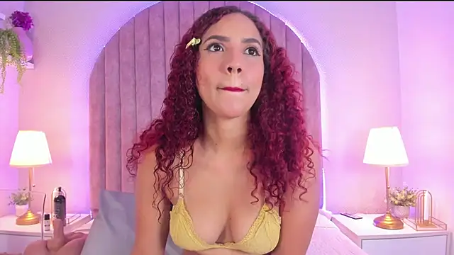 ShaylaDavis online show from October 28, 2025, 7:49 pm