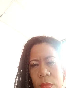 Snapshot of aura_stp_latina chatting on November 12, 2025, 2:39 pm aura stp latina online show from November 12, 2025, 2:39 pm