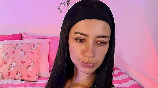  TiniWild online show from December 2, 2025, 3:23 am