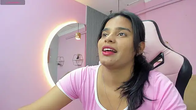 jazmin lovee online show from October 21, 2025, 2:51 pm