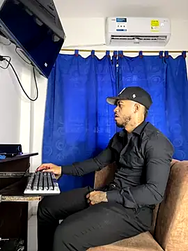 Kylian Alessandro online show from November 14, 2025, 4:28 pm